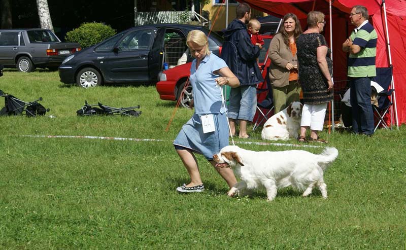 SWE_CLUBSHOW_IntermediateBitch_STCrystalSnow_b