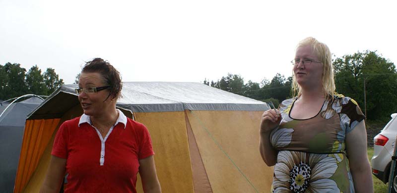 x_Folks_after_some_summer_rain