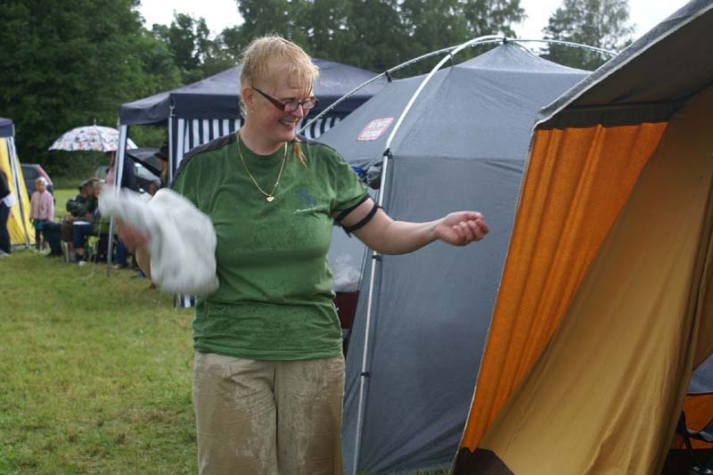 x_Folks_after_some_summer_rain_c