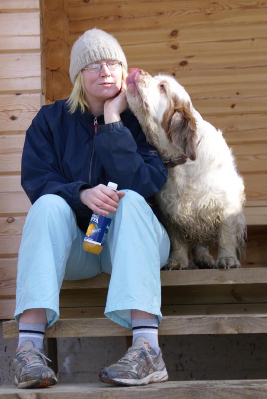 Speedy_kissing_Eeva_31March2007_a